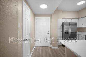 23660 Walden Center Dr in Estero, FL - Building Photo - Building Photo