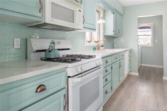 30 Wildwood Ave in Milford, CT - Building Photo - Building Photo
