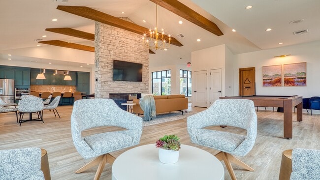Allure at Edinburgh in Chesapeake, VA - Foto de edificio - Building Photo