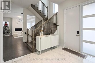 20 Harold Humphrey St in Markham, ON - Building Photo - Building Photo