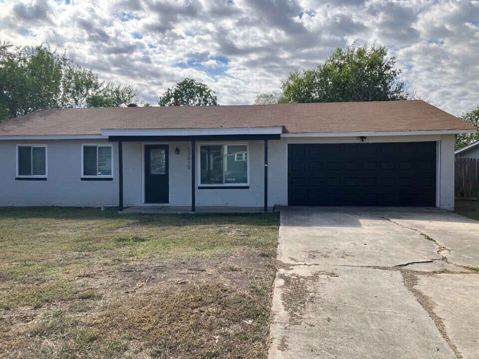 13615 Primwood St in San Antonio, TX - Building Photo