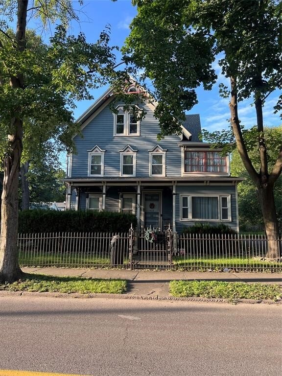 property at 32 North St