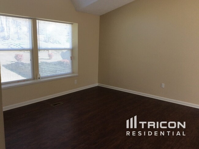 1010 Farmfield Ln in Charlotte, NC - Foto de edificio - Building Photo