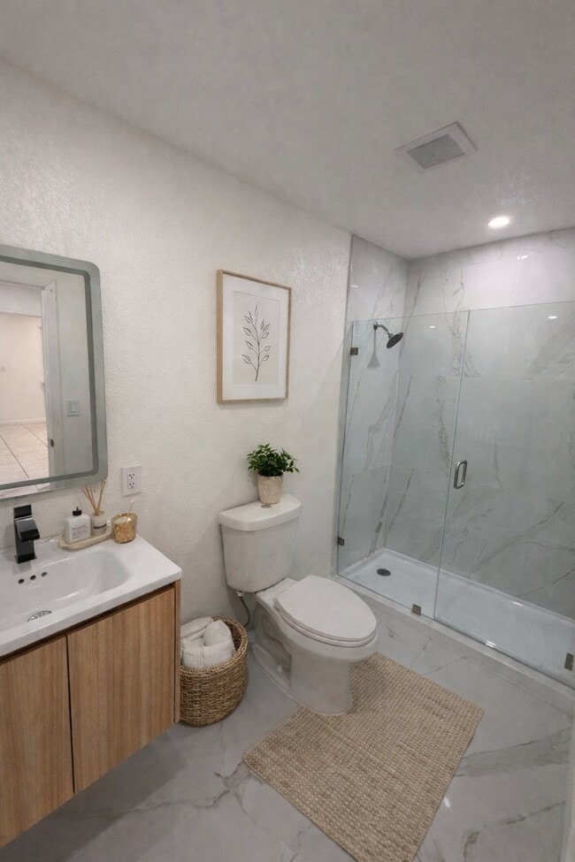 10424 SW 7th St in Miami, FL - Foto de edificio - Building Photo