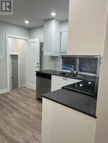 97 Twelfth St in Toronto, ON - Building Photo