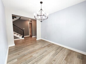 1953 Canyon Live Oak St in Conroe, TX - Foto de edificio - Building Photo