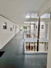 4255 N University Dr in Sunrise, FL - Foto de edificio - Building Photo