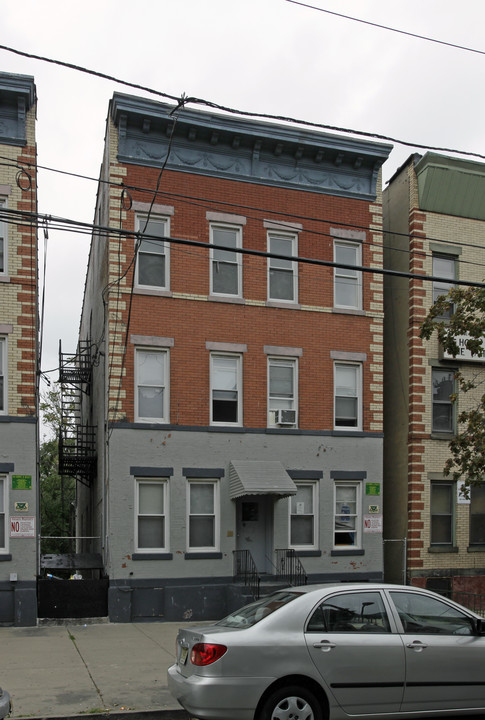 231 Van Horne St in Jersey City, NJ - Building Photo