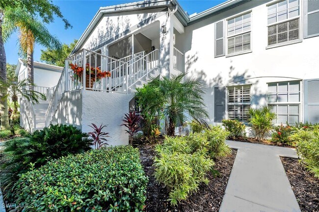 818 Tanbark Dr in Naples, FL - Foto de edificio - Building Photo
