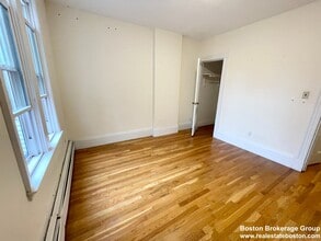 16 Greenwich St, Unit 1 in Boston, MA - Building Photo - Building Photo