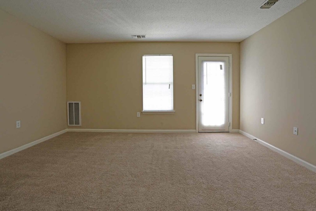 Summerland Heights I Woodbridge, VA Apartments