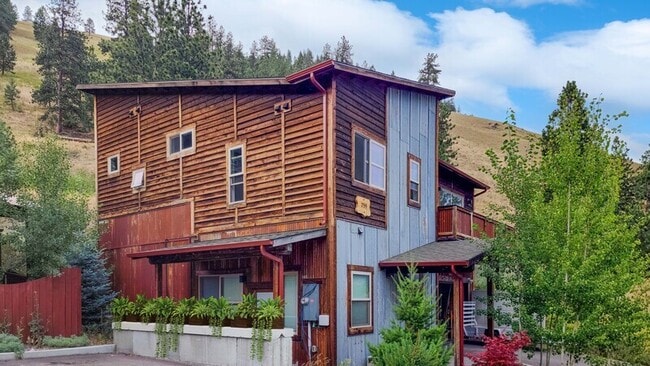 property at 755 Sun Pillar