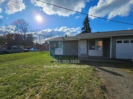 16912 B St E in Spanaway, WA - Building Photo