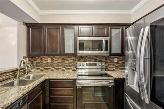 2870 Pharr Ct S Northwest in Atlanta, GA - Building Photo - Building Photo