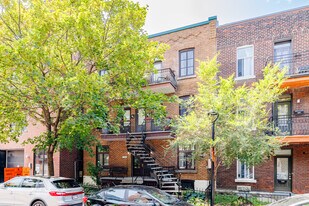 916 Saint-Philippe Rue in Montréal, QC - Building Photo