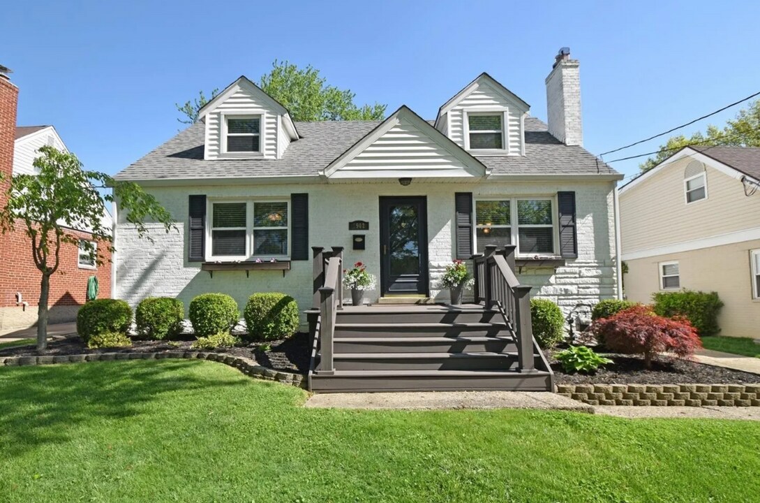 7902 Maple Leaf Dr in Cincinnati, OH - Building Photo