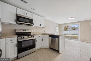 431 Logan Ave in Glenside, PA - Building Photo