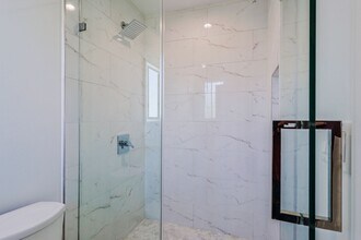 2419 Carmona Ave in Los Angeles, CA - Building Photo - Building Photo
