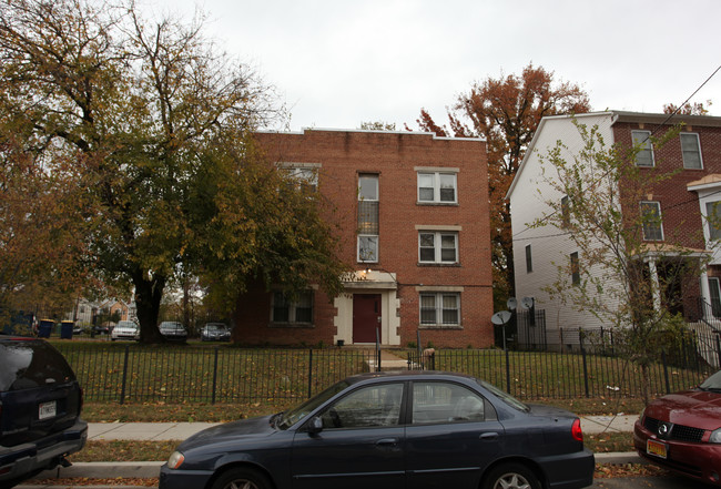 4904 Quarles St NE in Washington, DC - Building Photo - Building Photo
