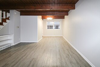 912 Maybelle St NE in Grand Rapids, MI - Foto de edificio - Building Photo