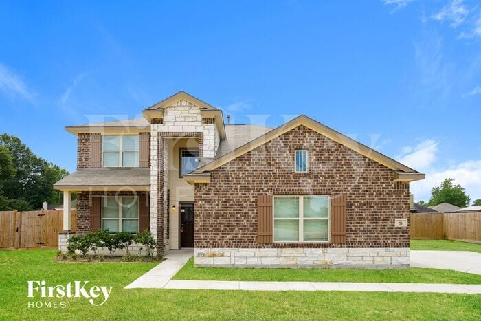 74 Georgia St in Dayton, TX - Building Photo