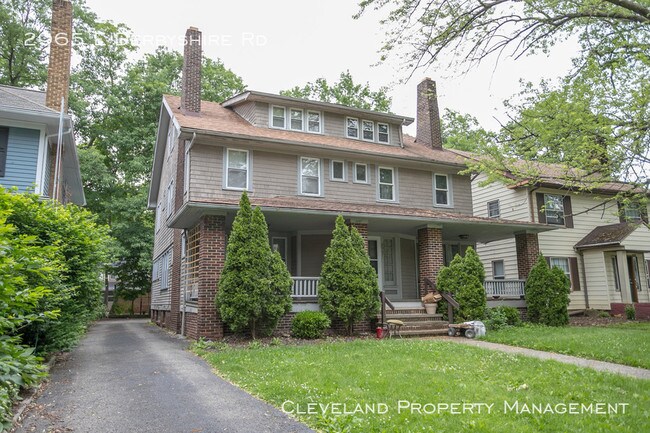 2965 E Derbyshire Rd in Cleveland Heights, OH - Building Photo - Building Photo