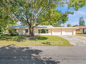 7740 Pine Lake Dr in Melbourne, FL - Building Photo