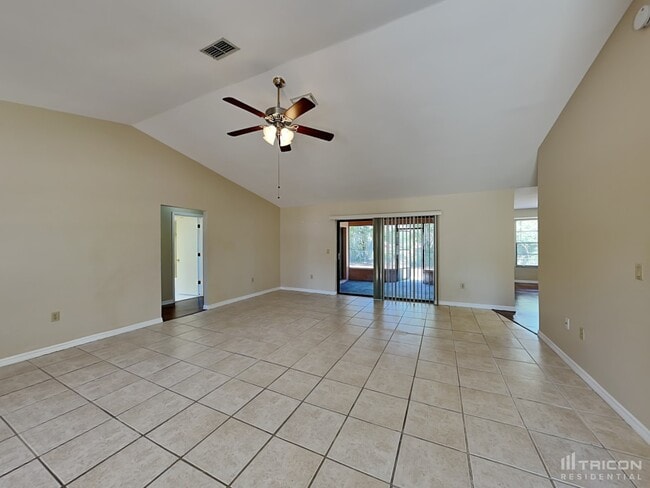 11243 Homeway St in Spring Hill, FL - Building Photo - Building Photo
