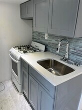 216-08 115th Terrace-Unit -2 in Queens, NY - Foto de edificio - Building Photo