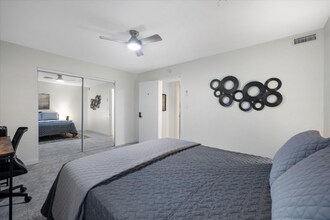 334 W Horseshoe Ave in Gilbert, AZ - Building Photo - Building Photo