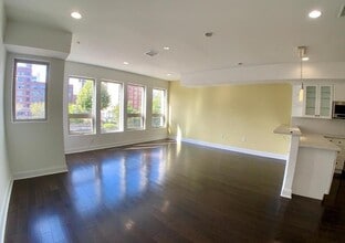 1213 Noble St in Philadelphia, PA - Building Photo - Building Photo