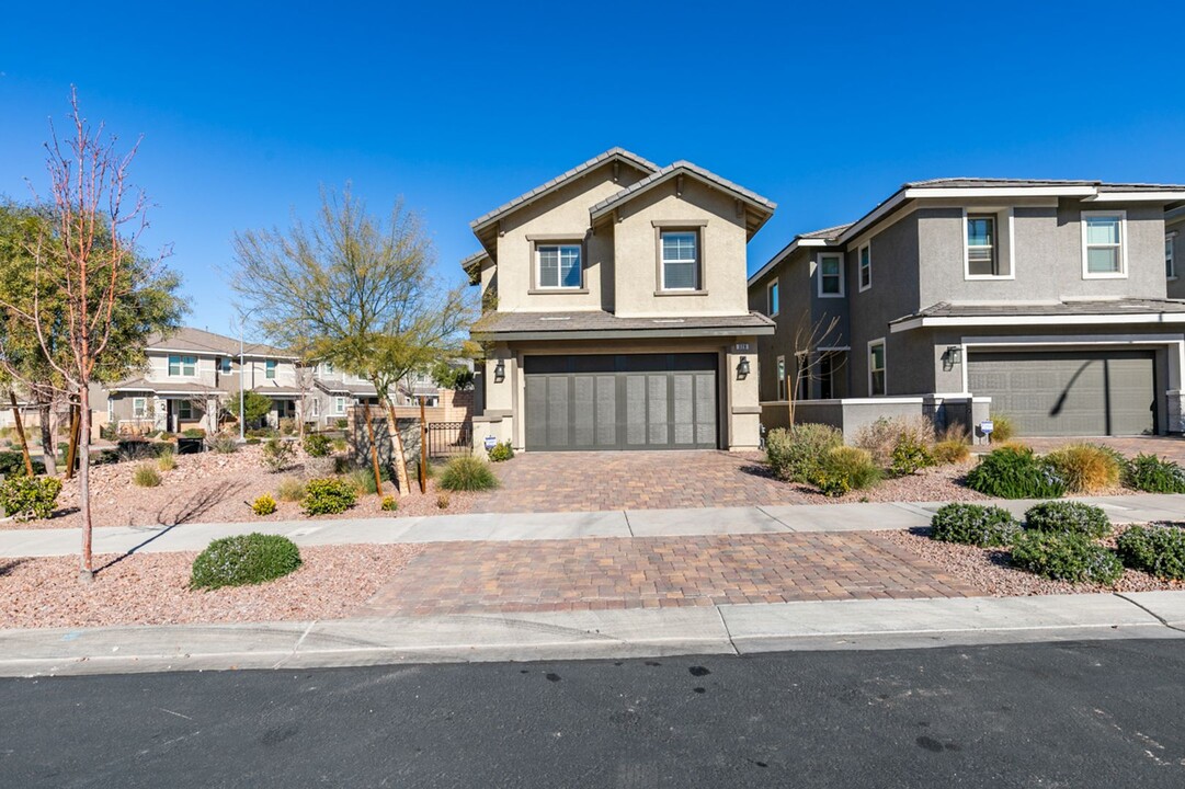 328 Cape Seville Pl in Henderson, NV - Building Photo