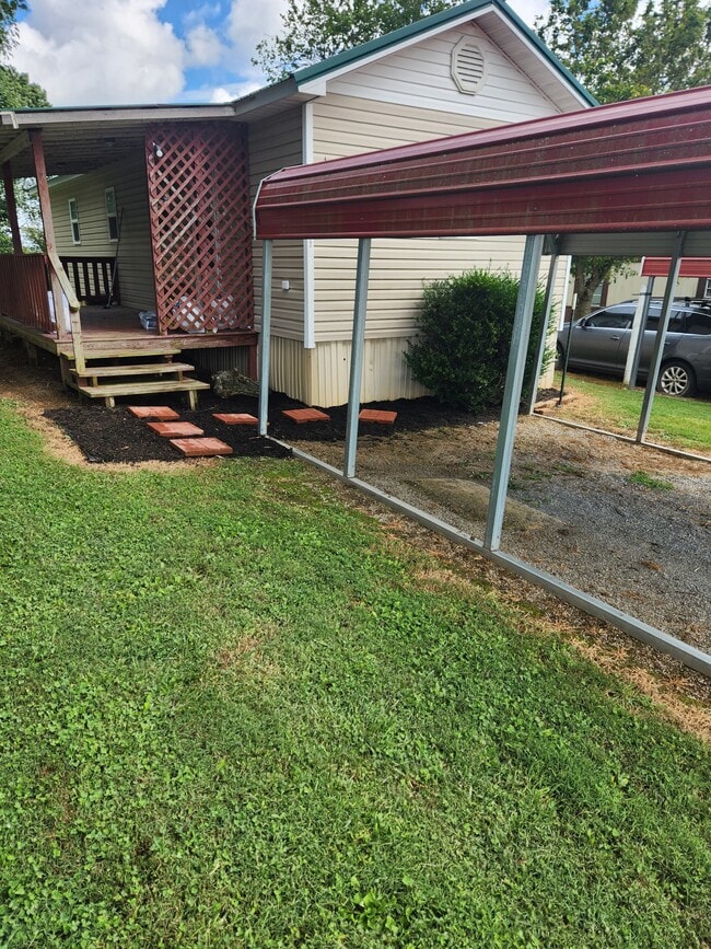 property at 2-112 Max Cloyd Ln