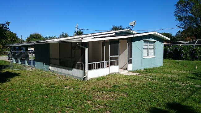 13031 3rd St in Ft. Myers, FL - Building Photo - Building Photo