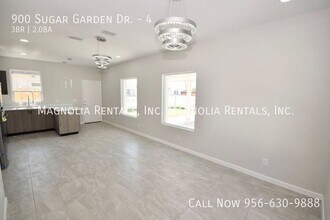 900 Sugar Gdn Dr, Unit 4 in Pharr, TX - Building Photo - Building Photo