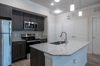 Campanile on Minimax in Houston, TX - Foto de edificio - Interior Photo