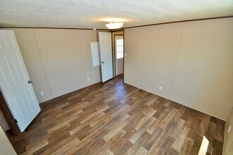 25 Road 5608 in Cleveland, TX - Foto de edificio - Building Photo