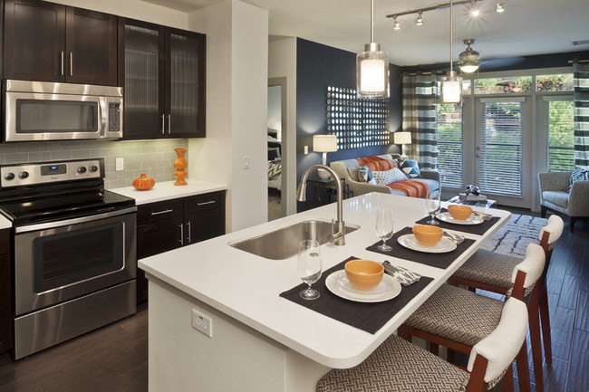 Moderne Apartments in Scottsdale, AZ - Building Photo - Interior Photo