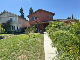 3159 Doroteo Way in Sacramento, CA - Building Photo