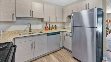 Heritage Hill Estates Apartments in Cincinnati, OH - Building Photo - Building Photo