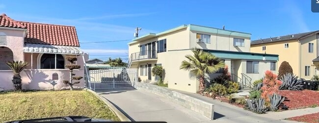 1443 W 81st St, Unit 3