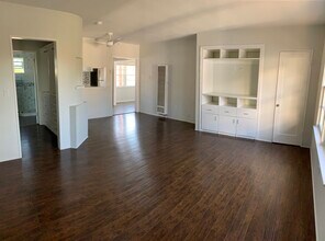 17th Street Villas in Santa Monica, CA - Foto de edificio - Building Photo