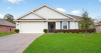 1086 Enclave Cir, Unit WX023 in Long Beach, MS - Building Photo