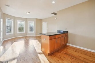 53 Portland Pl, Unit Apt. #1 in Montclair, NJ - Building Photo - Building Photo