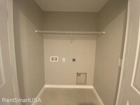 1053 Appleton St photo'