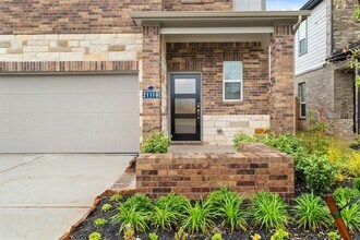 21110 Staked Plains Dr in Cypress, TX - Building Photo - Building Photo