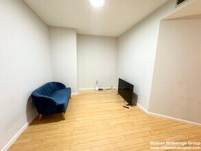 1578 Tremont St, Unit 3 in Boston, MA - Building Photo - Building Photo