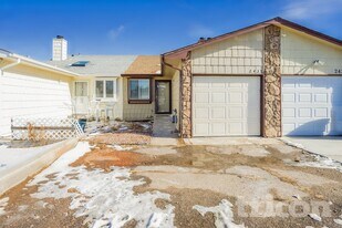 2435 Shawnee Dr in Colorado Springs, CO - Building Photo