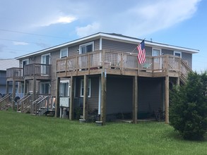 115 E Sothel St in Kill Devil Hills, NC - Foto de edificio - Building Photo