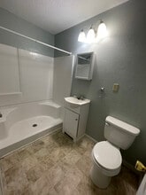 404 E Madison St in Pittsburg, KS - Foto de edificio - Building Photo